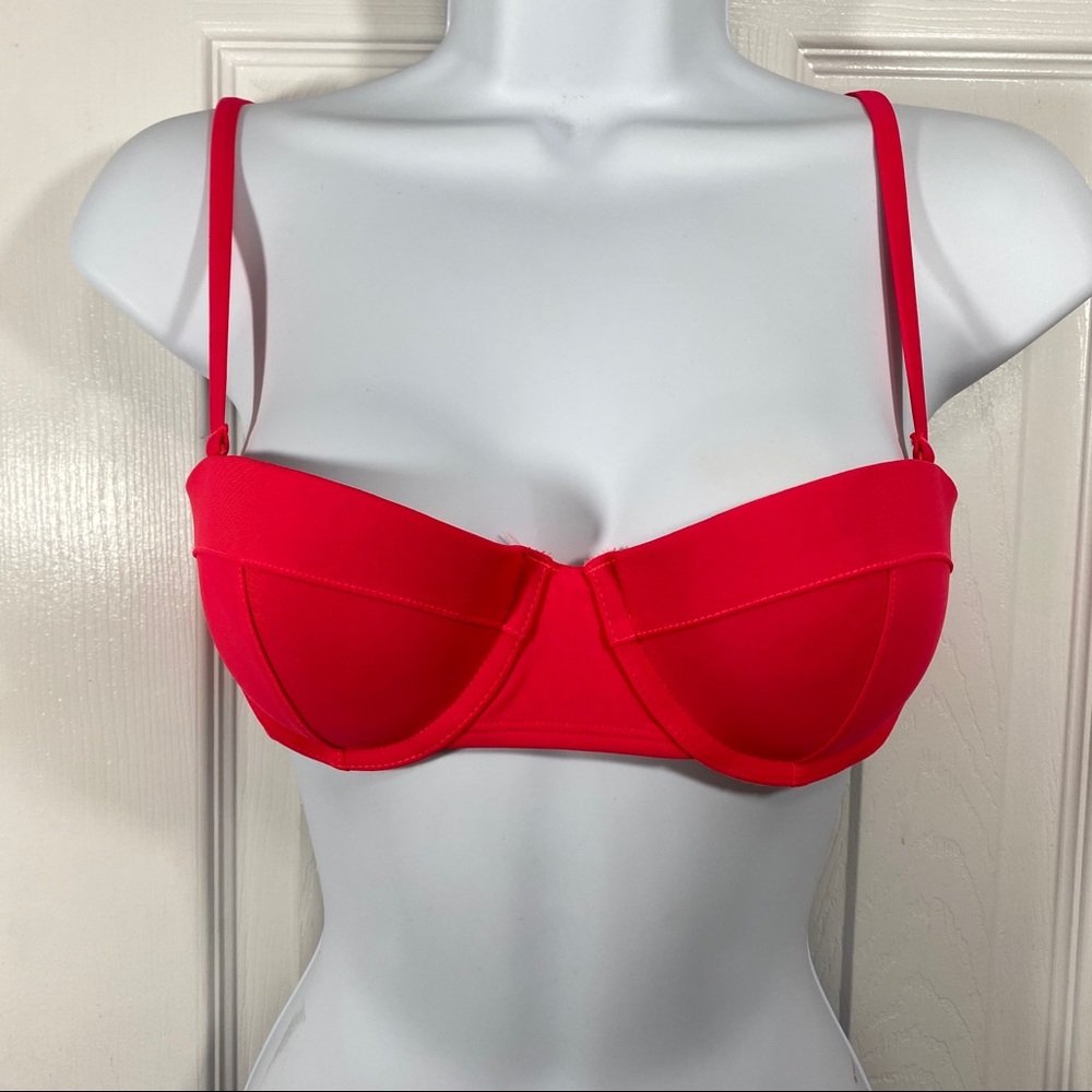 NWOT Old Navy Bikini Top 10 for $10